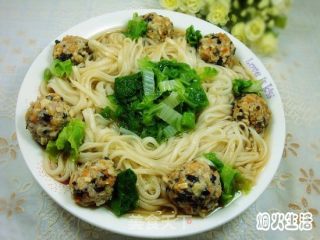 饺馅丸子面的做法