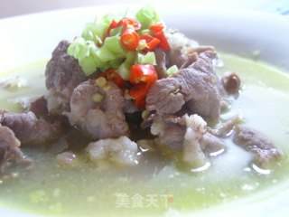 三椒酸汤浸肥牛的做法