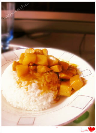 咖喱鸡肉土豆饭的做法