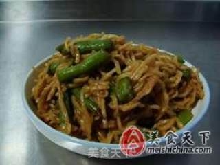 用电饭窝焖豆角焖面的做法