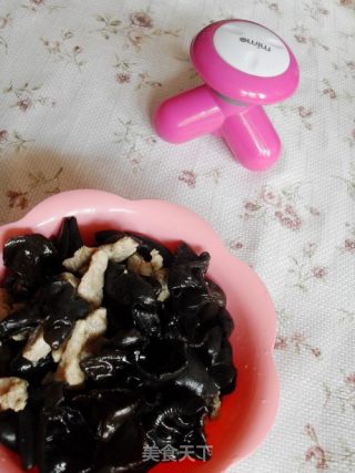 黑木耳炒肉丝的做法