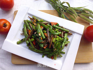 鱼干煸炒四季豆的做法