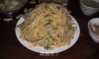 韭菜炒面的做法