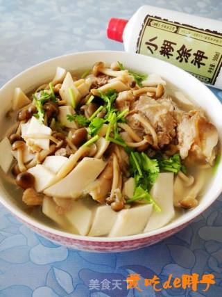 棒骨杂菌汤的做法