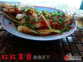 剁椒蒸鲈鱼的做法
