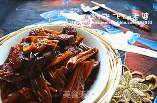 红烧肉烧腐竹的做法
