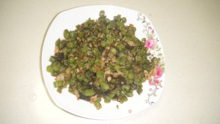 榄菜肉沫四季豆的做法