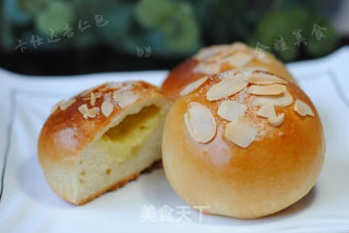 换着花样做面包——【卡仕达杏仁包】的做法