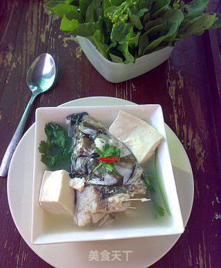 香菜鱼头豆腐汤的做法