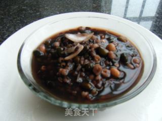 补肾乌发—黑豆薏米百合汤的做法