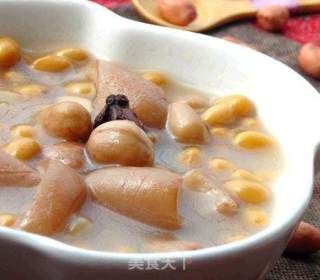 黄豆花生炖猪皮的做法