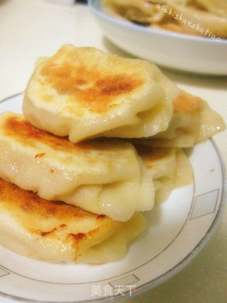 猪肉酸菜馅水煎饺的做法
