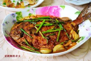 大蒜豆瓣酱辣味鲳鱼的做法