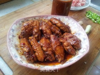 蒜蓉辣酱鸡翅的做法