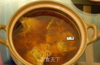 兔子肉煲虫草花的做法