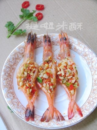 惊艳宴客菜轻松几步搞定——剁椒蒜蓉开背虾