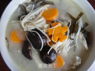 胡萝卜香菇鱼头煲的做法