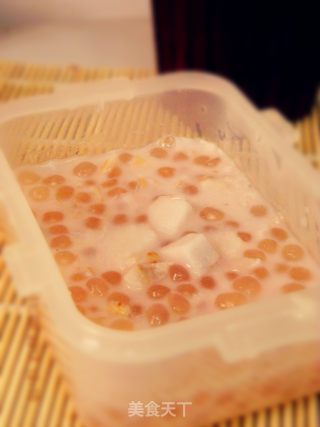 电饭锅里出甜品~~奶香十足的芋艿西米露的做法