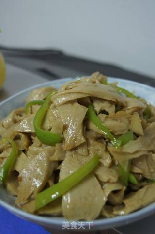 家常菜--青椒炒面筋的做法