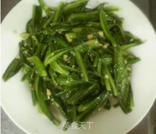 蒜蓉炒油麦菜的做法