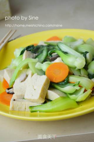 冻豆腐炒油菜的做法
