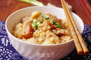 变着花样吃米饭。。。猪肉芋头饭