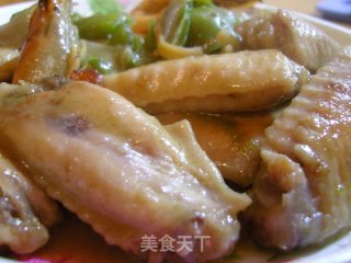 青咖哩鸡翅的做法