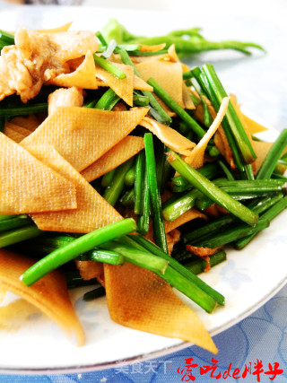 韭苔千张炒肉片的做法