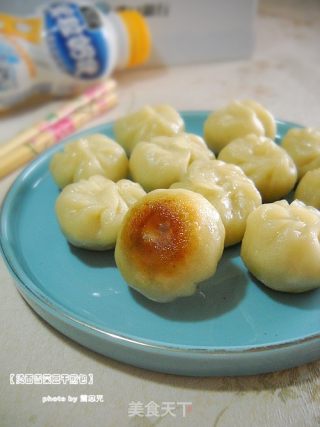 烫面雪菜豆干煎包的做法