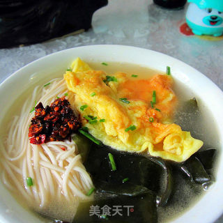 鸡蛋海带面的做法