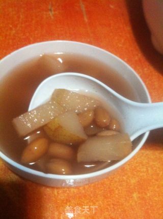 花生冰糖炖雪梨的做法