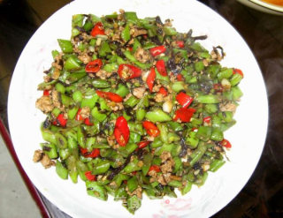 榄菜肉末四季豆的做法