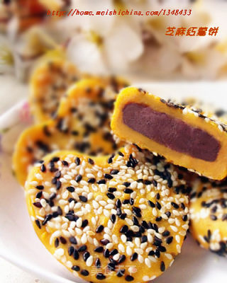 养生美食~芝麻红薯饼的做法