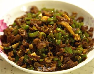 尖椒炒腊肠的做法