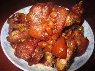 酱香黄豆焖猪手的做法
