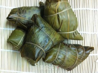 红糖豆沙枣子粽的做法