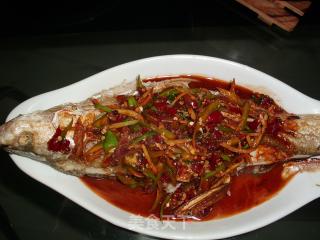 红烧红尾鱼的做法