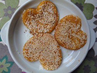 逗宝宝开心的----迷你南瓜饼的做法