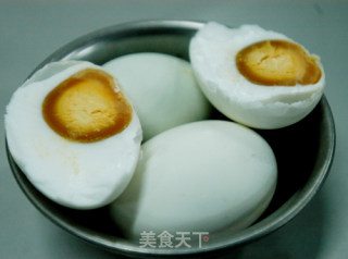 五香咸鸭蛋的做法