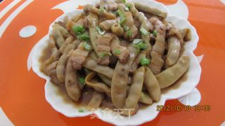 五花肉炖“家雀蛋”豆角的做法