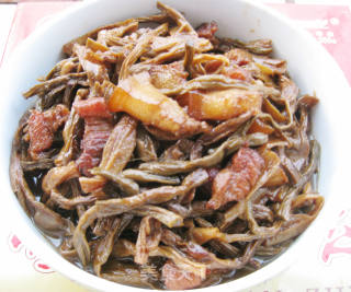 五花肉烧干豆角的做法