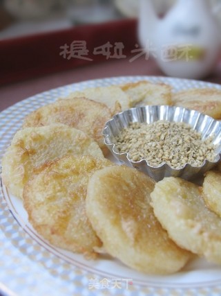 给你熟悉的山药换个吃法——芝麻椒盐山药片的做法
