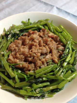 沙茶羊肉空心菜【 傳統的羊肉食譜 】新鮮嚐的做法