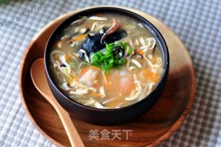 海鲜酸辣汤的做法