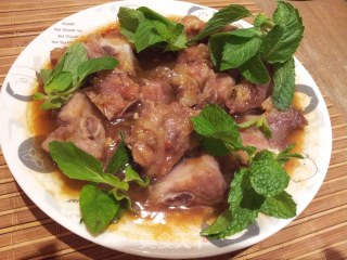 梅子酱蒸排骨的做法