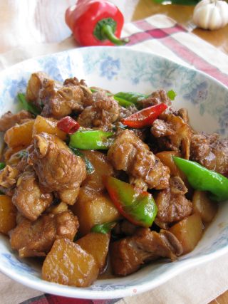萝卜焖排骨的做法