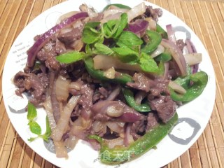 洋葱甜椒爆牛肉的做法