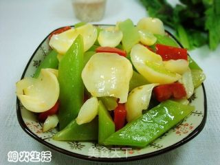 莴笋炒百合的做法
