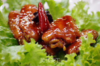 餐桌上的美味。。。啤酒酱香鸡翅的做法