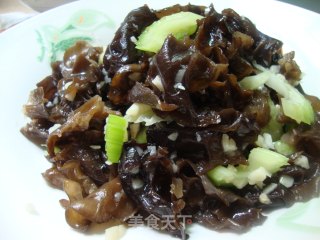 蒜蓉木耳的做法